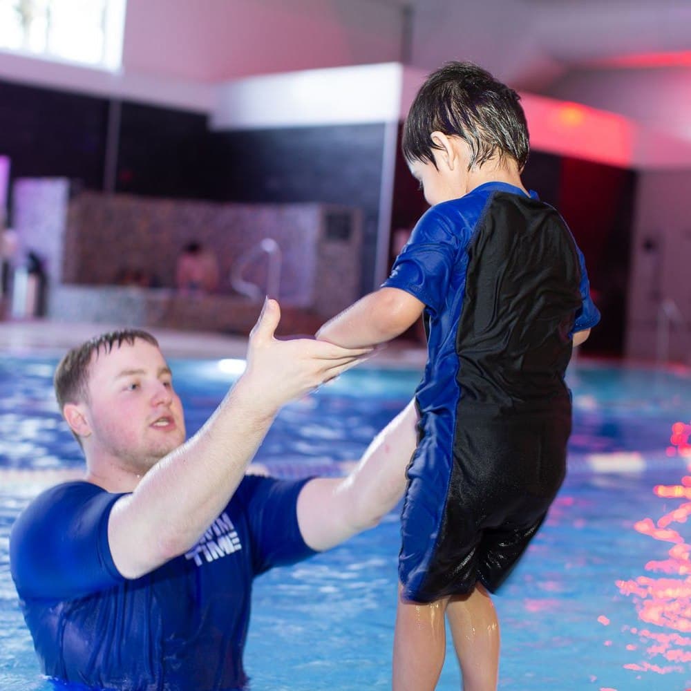 Overcoming fear of water (aquaphobia): Tips for parents